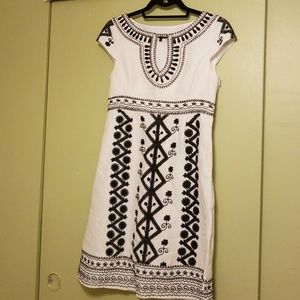 Nanette Lepore white with black embroidery sz 4